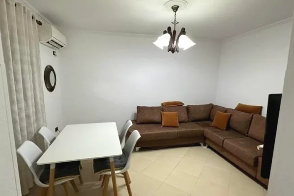 JEPET ME QIRA APARTAMENT 2+1- XHAMLLIK