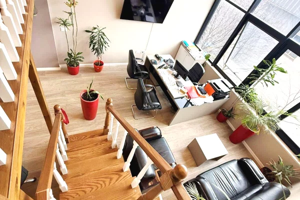 Shtepi ne shitje Duplex(shtepi me 2 kate) ne Tirane, 1+1, Mobilimi E mobiluar, Pagesa 99,000  Euro.