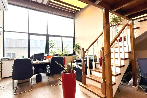 Shtepi ne shitje Duplex(shtepi me 2 kate) ne Tirane, 1+1, Mobilimi E mobiluar, Pagesa 99,000  Euro.