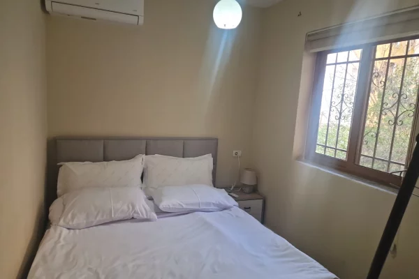 Shtepi me qera Apartament ne Tirane, 1+1, Mobilimi E mobiluar, Pagesa 500  Euro.