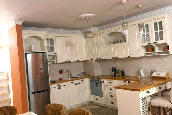 Appartamento in affitto a Tirana 2+1, Arredato