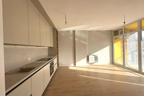 Apartment for rent in Tirana 2+1, Emty