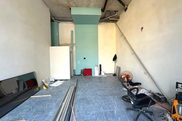 Shitet dyqan ne kat 0 ne Galerine "Roma" te Rruga e Kavajes