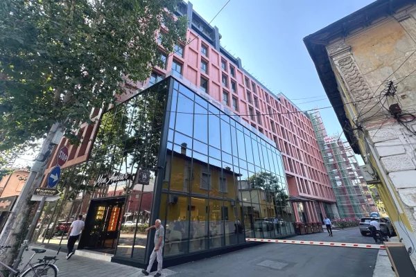 Ambiente Commerciale in Vendita 1+1 a Tirana - 310,000 Euro