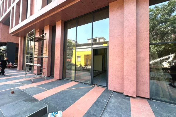 Shitet dyqan ne kat 0 ne Galerine "Roma" te Rruga e Kavajes