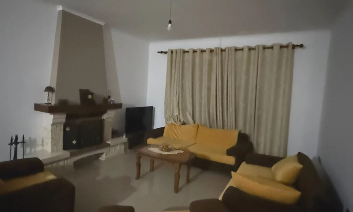 Shtepi me qera Apartament ne Tirane, 3+1, Mobilimi E mobiluar, Pagesa 800  Euro.