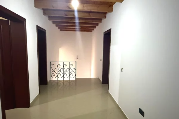 Shtepi me qera Apartament ne Tirane, 3+1, Mobilimi E mobiluar, Pagesa 800  Euro.