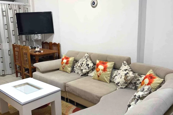 Shtepi me qera Apartament ne Tirane, Garsoniere, Mobilimi E mobiluar, Pagesa 35,000  Leke.