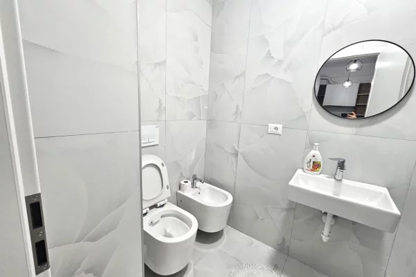 Appartamento in affitto a Tirana 1+1, Arredato