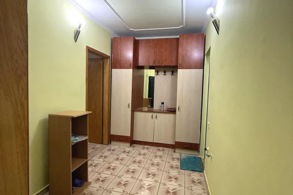 Appartamento in vendita a Tirana 1+1, Arredato