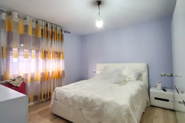 Appartamento in vendita a Tirana 1+1, Arredato