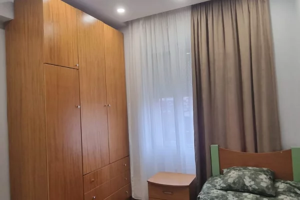 Appartamento in affitto a Tirana 2+1, Arredato