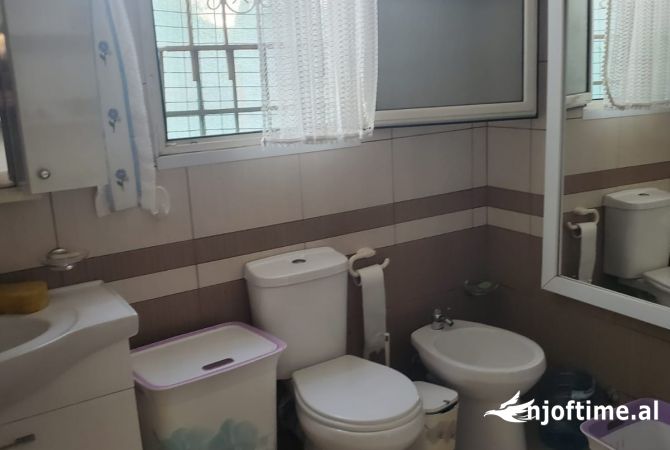 Shtepi me qera 2+1 ne Tirane - 350 Euro