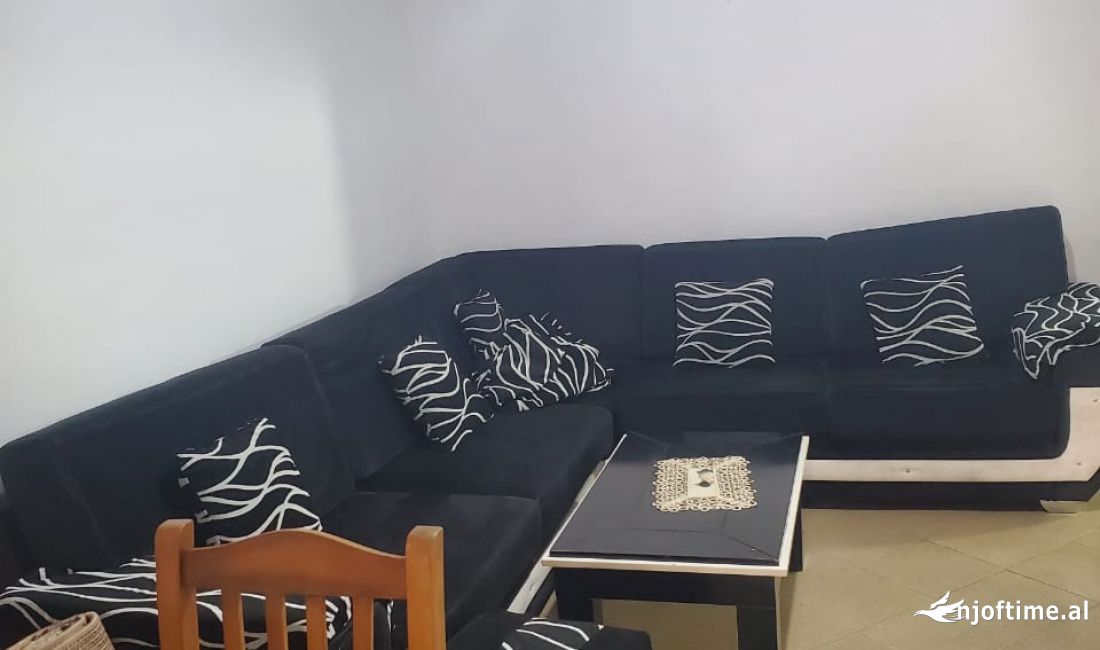 Shtepi me qera Apartament ne Tirane, 2+1, Mobilimi E mobiluar, Pagesa 35,000  Leke.