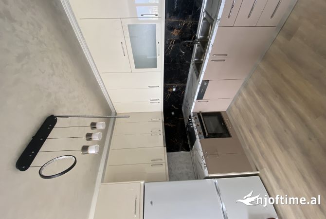 Shtepi me qera 2+1 ne Tirane - 550 Euro