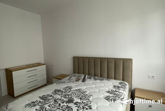 Shtepi me qera 2+1 ne Tirane - 650 Euro