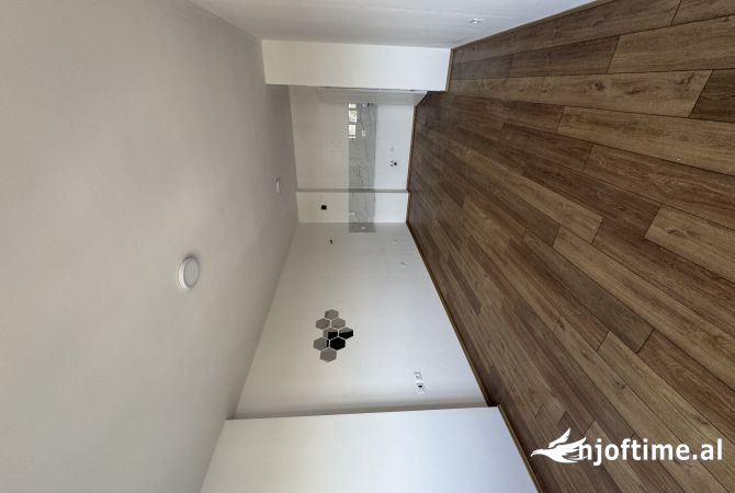 Shtepi me qera 1+1 ne Tirane - 30,000 Leke