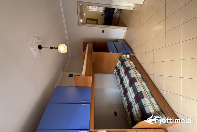 Shtepi ne shitje Apartament ne Tirane, 2+1, Mobilimi E mobiluar, Pagesa 115,000  Euro.