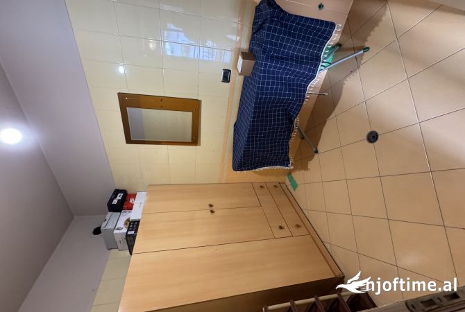 Shtepi ne shitje Apartament ne Tirane, 2+1, Mobilimi E mobiluar, Pagesa 115,000  Euro.