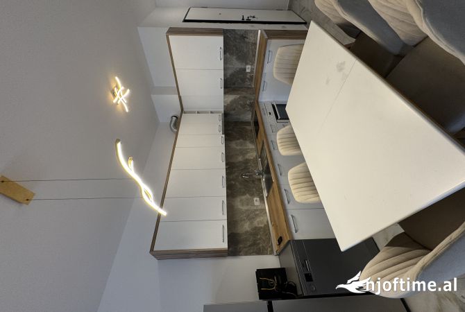 Shtepi me qera 2+1 ne Tirane - 650 Euro