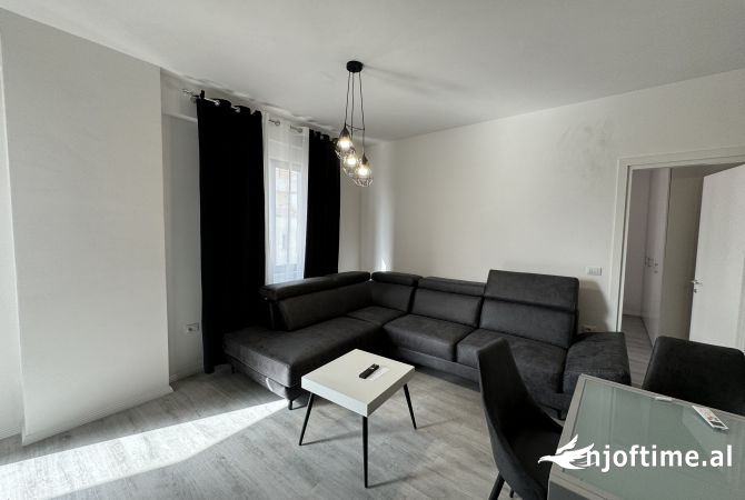 Shtepi me qera Apartament ne Tirane, 1+1, Mobilimi E mobiluar, Pagesa 550  Euro.