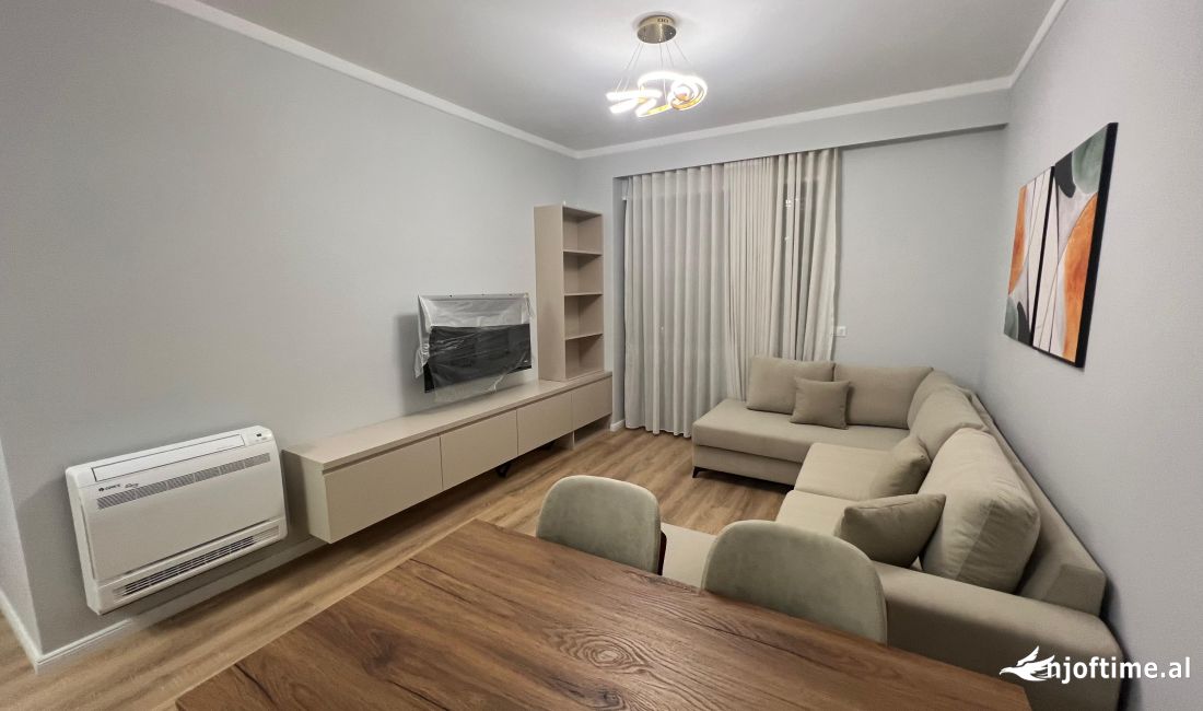 Shtepi me qera Apartament ne Tirane, 2+1, Mobilimi E mobiluar, Pagesa 650  Euro.