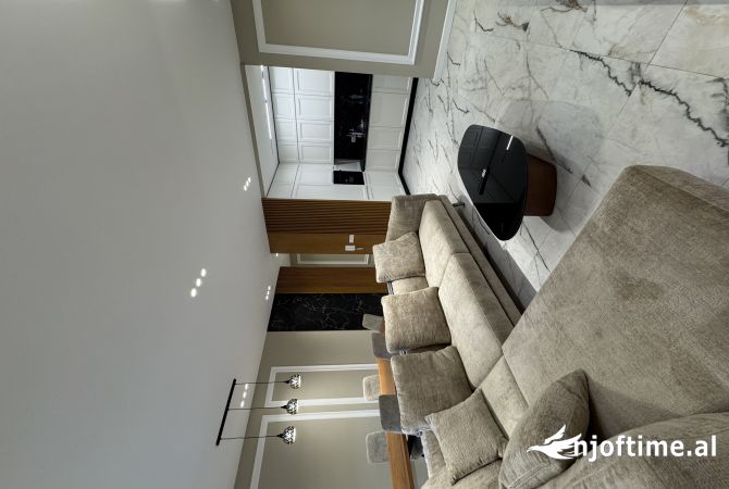 Shtepi me qera 1+1 ne Tirane - 1,300 Euro