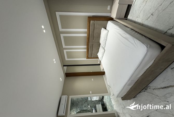 Shtepi me qera Apartament ne Tirane, 1+1, Mobilimi E mobiluar, Pagesa 1,300  Euro.