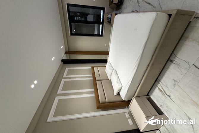 Shtepi me qera Apartament ne Tirane, 1+1, Mobilimi E mobiluar, Pagesa 1,300  Euro.