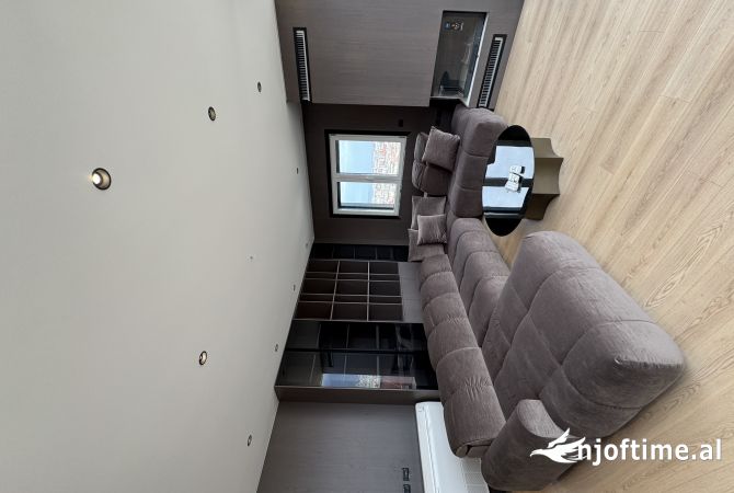 Shtepi me qera 2+1 ne Tirane - 1,700 Euro