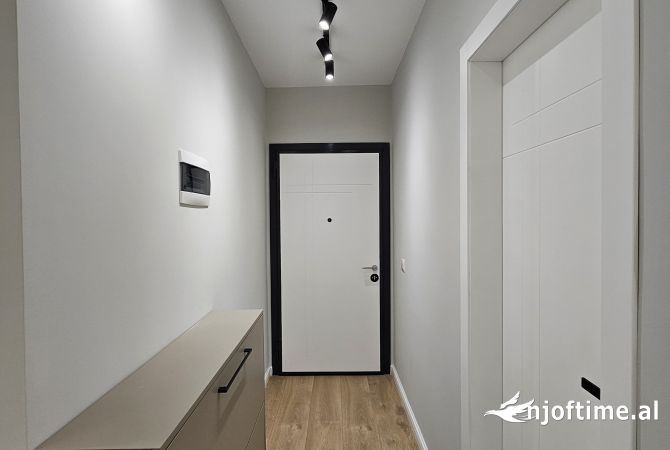 Shtepi ne shitje Apartament ne Tirane, 1+1, Mobilimi E mobiluar, Pagesa 135,000  Euro.