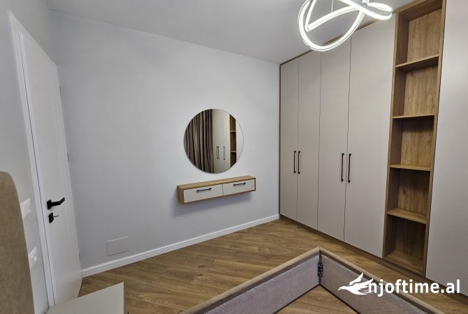 Shtepi ne shitje Apartament ne Tirane, 1+1, Mobilimi E mobiluar, Pagesa 135,000  Euro.