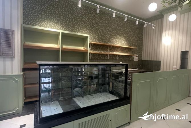 Ambient biznesi me qera 2+1 ne Tirane - 1,500 Euro