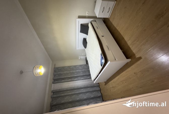 Shtepi me qera Apartament ne Tirane, 2+1, Mobilimi E mobiluar, Pagesa 500  Euro.