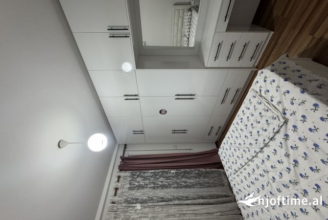 Shtepi me qera Apartament ne Tirane, 1+1, Mobilimi E mobiluar, Pagesa 40,000  Leke.