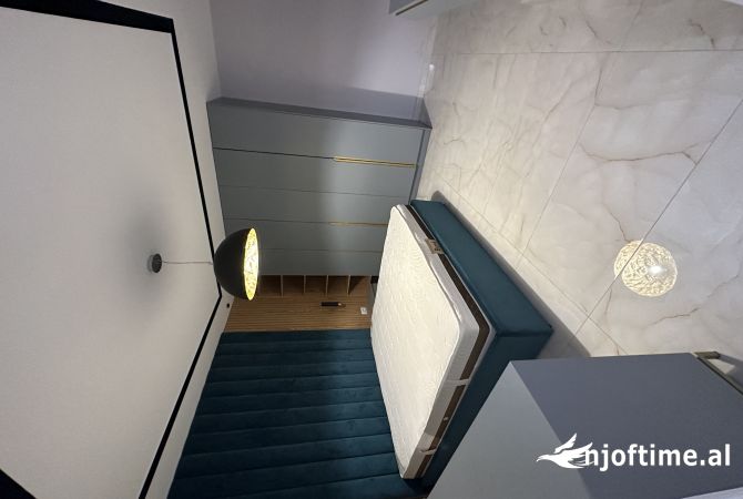 Shtepi ne shitje Apartament ne Tirane, 2+1, Mobilimi E mobiluar, Pagesa 260,000  Euro.