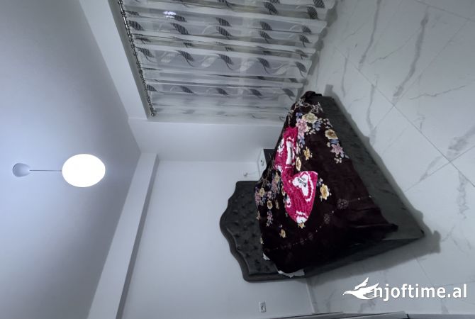 Shtepi me qera Apartament ne Tirane, 1+1, Mobilimi E mobiluar, Pagesa 500  Euro.