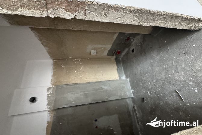Shtepi ne shitje Apartament ne Tirane, 2+1, Mobilimi Bosh, pa mobiluar, Pagesa 184,000  Euro.
