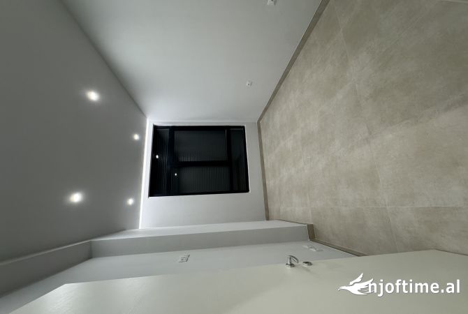 Shtepi me qera Apartament ne Tirane, 2+1, Mobilimi Bosh, pa mobiluar, Pagesa 1,000  Euro.