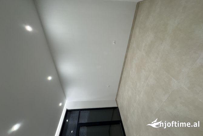 Shtepi me qera 2+1 ne Tirane - 1,000 Euro
