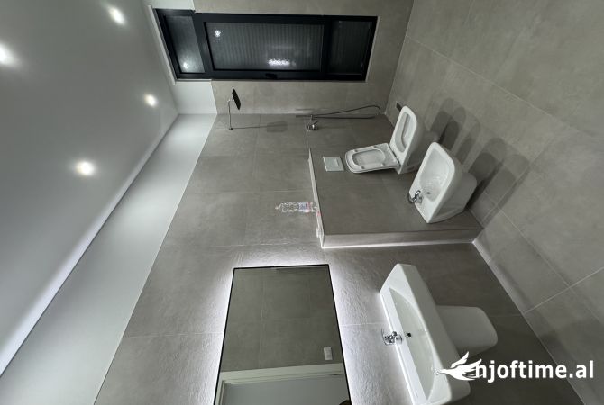 Shtepi me qera Apartament ne Tirane, 2+1, Mobilimi Bosh, pa mobiluar, Pagesa 1,000  Euro.