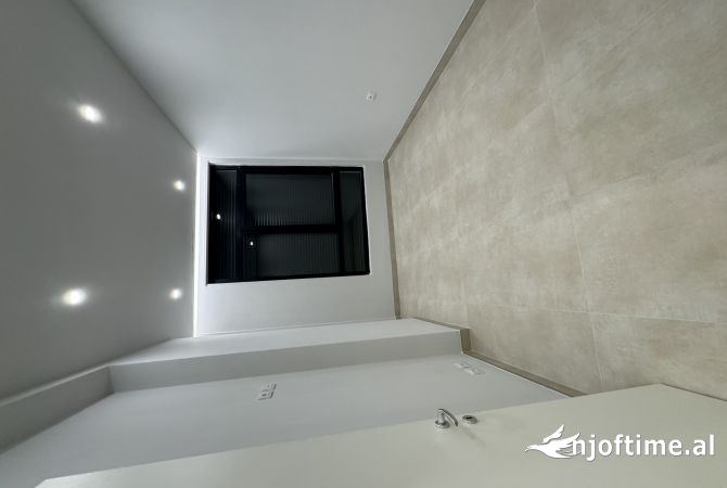 Shtepi me qera Apartament ne Tirane, 2+1, Mobilimi Bosh, pa mobiluar, Pagesa 1,000  Euro.