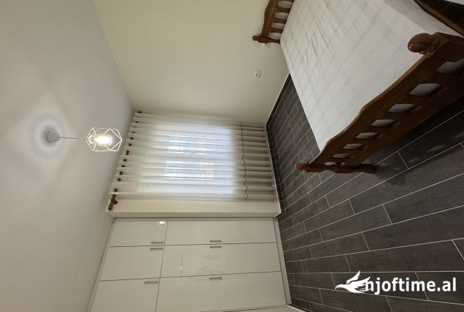 Shtepi me qera Apartament ne Tirane, 2+1, Mobilimi E mobiluar, Pagesa 500  Euro.
