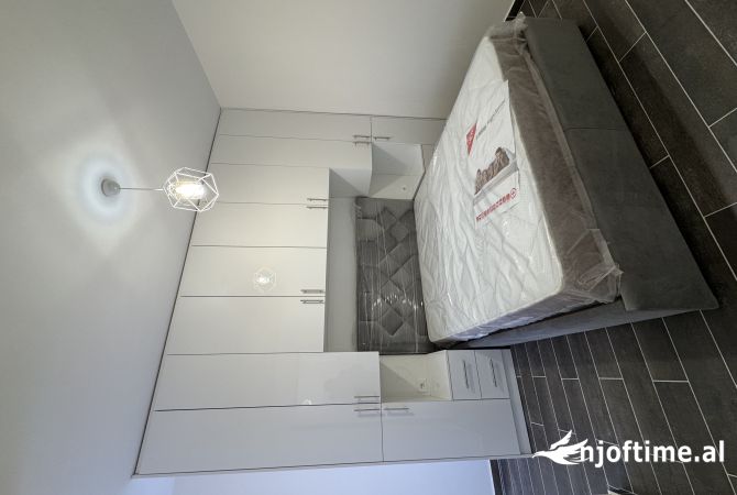 Shtepi me qera Apartament ne Tirane, 2+1, Mobilimi E mobiluar, Pagesa 500  Euro.