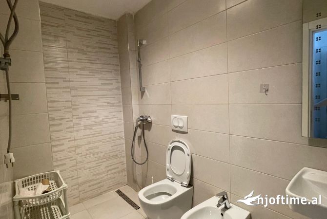 Shtepi me qera Apartament ne Tirane, 2+1, Mobilimi E mobiluar, Pagesa 600  Euro.