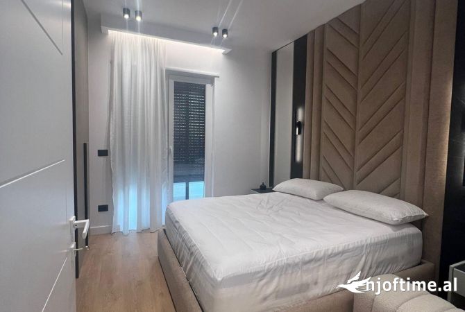 Shtepi me qera Apartament ne Tirane, 1+1, Mobilimi E mobiluar, Pagesa 800  Euro.