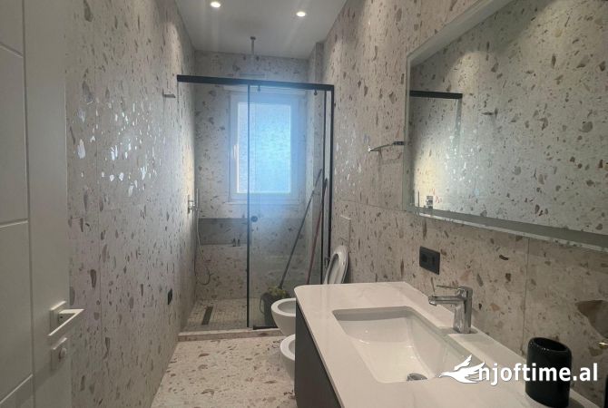 Shtepi me qera Apartament ne Tirane, 1+1, Mobilimi E mobiluar, Pagesa 800  Euro.