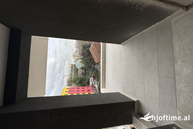 Shtepi ne shitje Apartament ne Tirane, 1+1, Mobilimi Bosh, pa mobiluar, Pagesa 138,500  Euro.