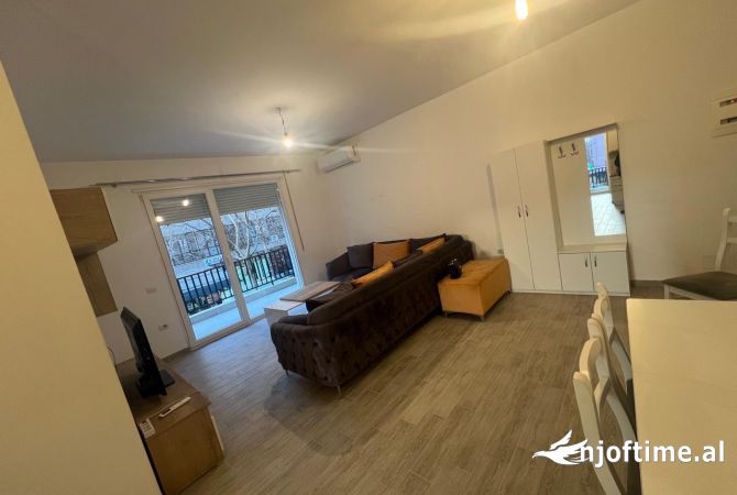 Shtepi me qera 2+1 ne Tirane - 400 Euro
