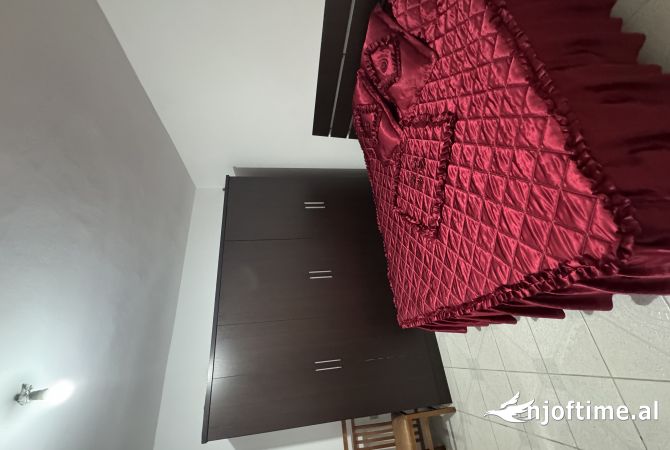 Shtepi me qera Apartament ne Tirane, 2+1, Mobilimi E mobiluar, Pagesa 400  Euro.